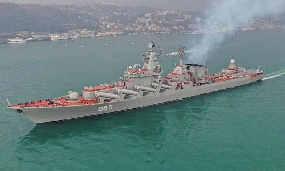 Για ποιό λόγο τα καταστρώματα των Ρωσικών πλοίων βάφονται κόκκινα; (βίντεο)
